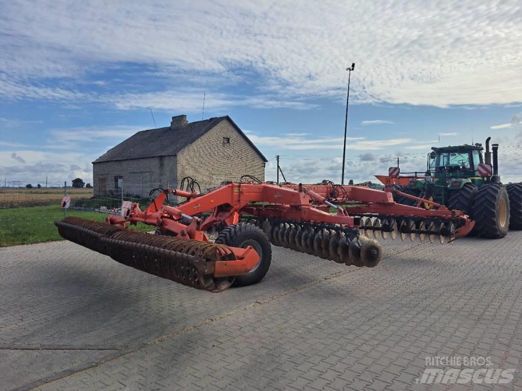 Kuhn Discover XL 52 Crover crop