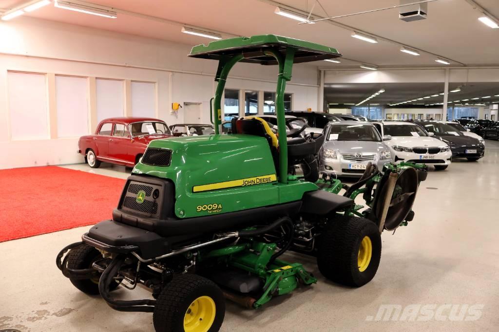 John Deere 9009 A Tondeuses de roughs et semi-roughs