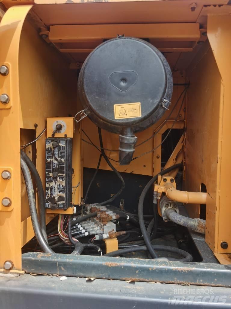 Hyundai R305LC-9T Pelle sur chenilles