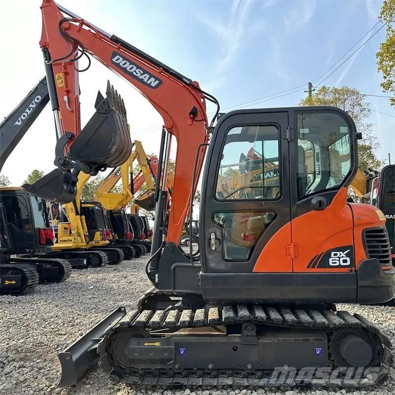 Doosan DX 60 Pelle sur chenilles