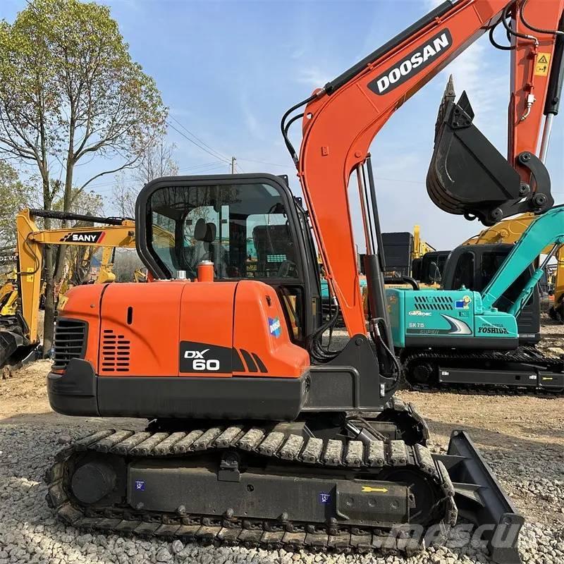 Doosan DX 60 Pelle sur chenilles