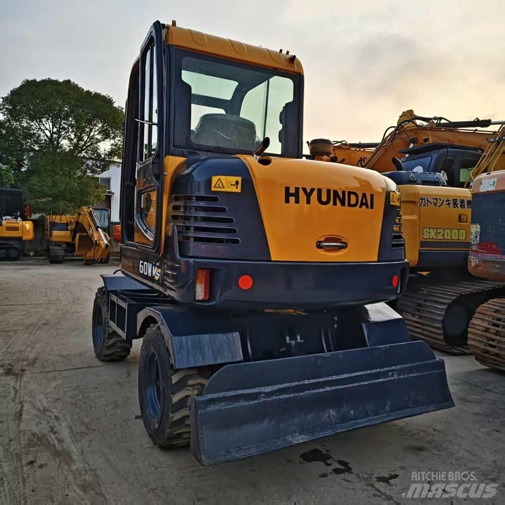 Hyundai Robex 60 VS Mini pelle < 7t