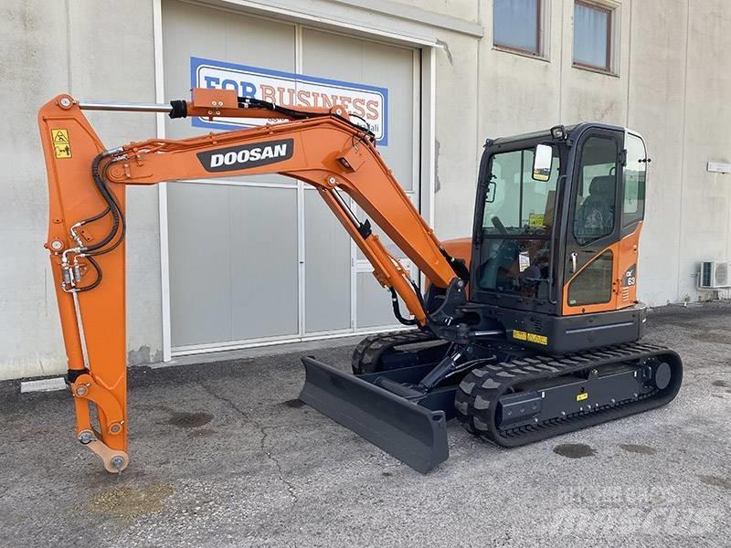 Doosan DX 63-3 Mini pelle < 7t