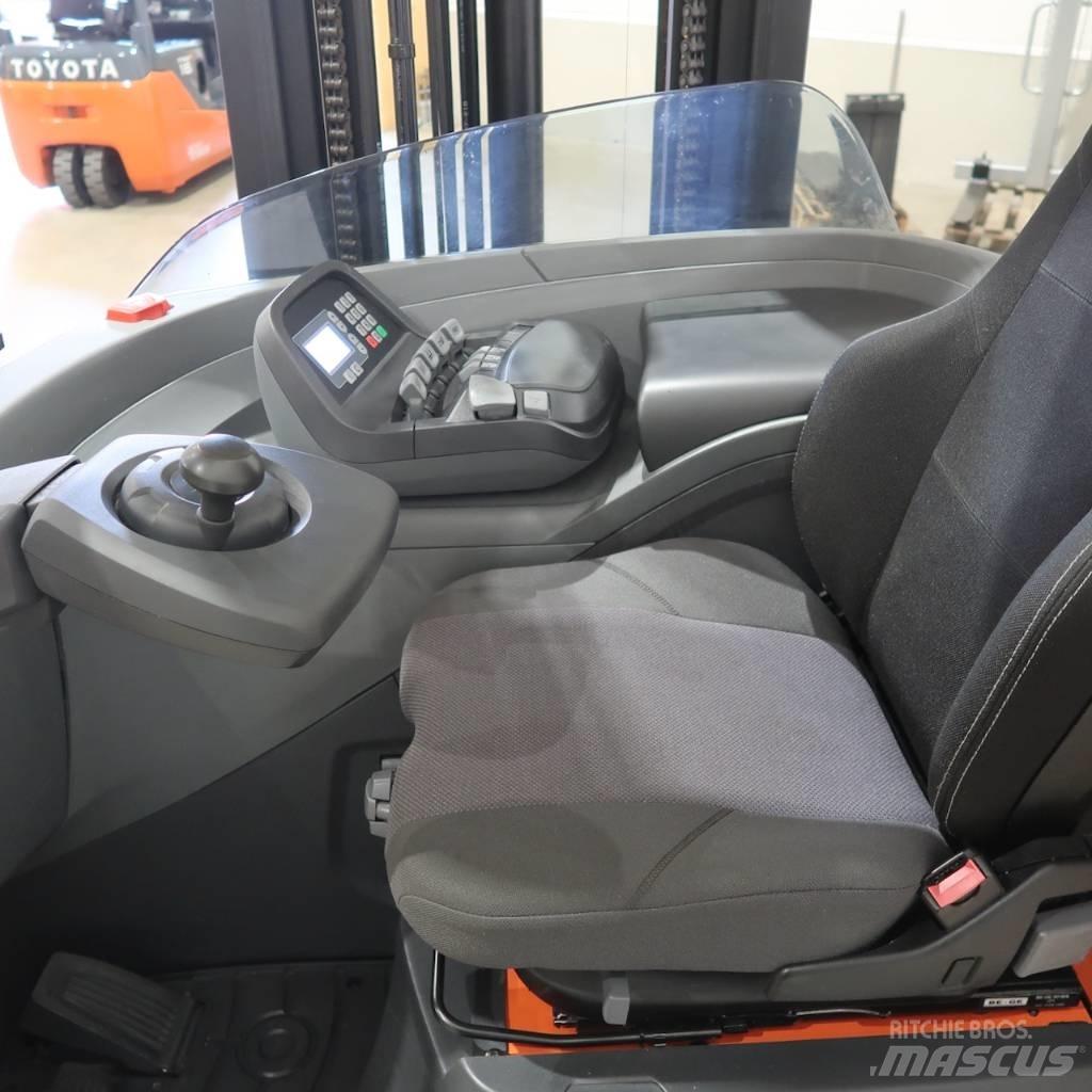 Toyota RRE160H Chariot à mât rétractable