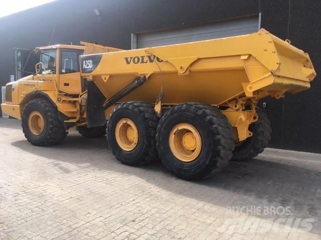 Volvo A25D Tombereau articulé