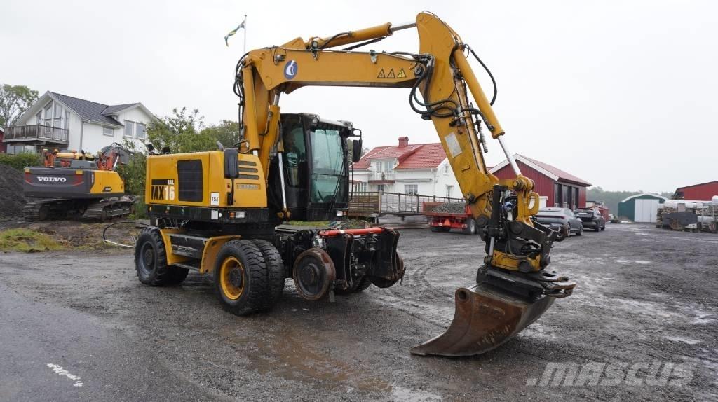 Hydrema MX 16 Rail Pelle sur pneus