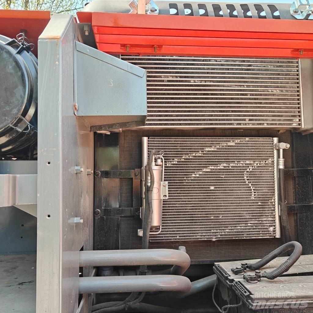 Hitachi ZX200 Pelle sur chenilles