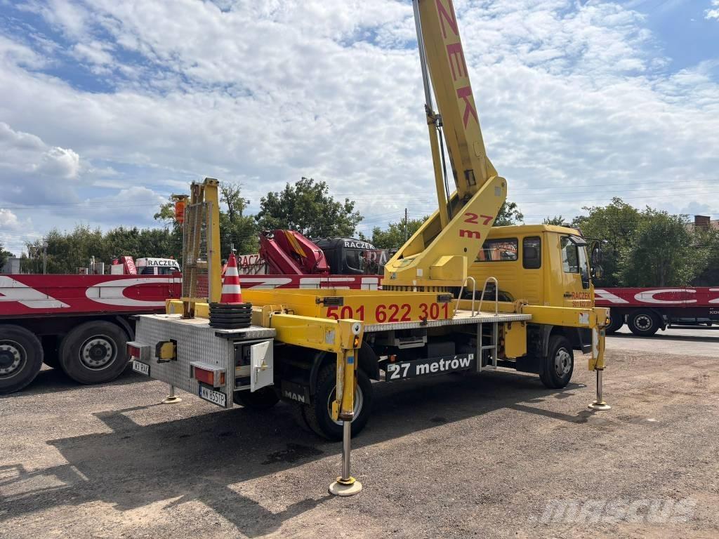 MAN L 2000 Camion nacelle