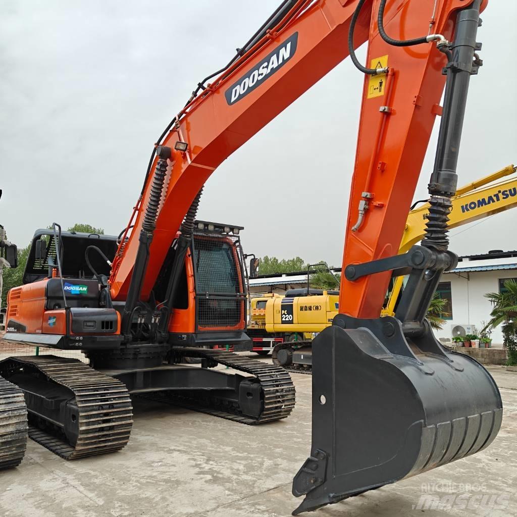 Doosan 225-9C Pelle sur chenilles