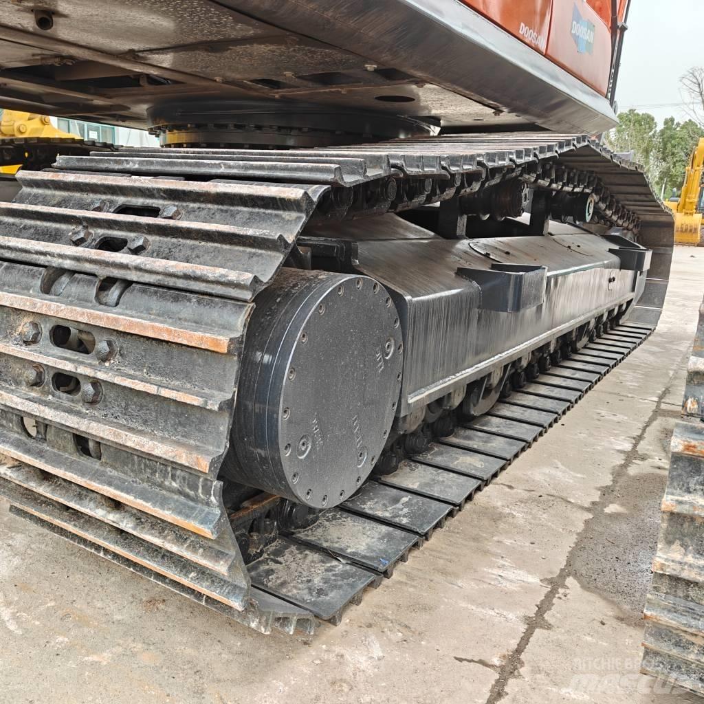 Doosan 225-9C Pelle sur chenilles