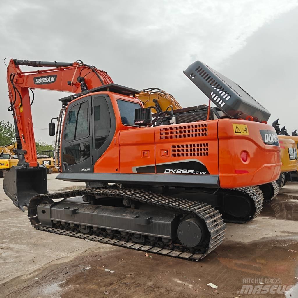 Doosan 225-9C Pelle sur chenilles