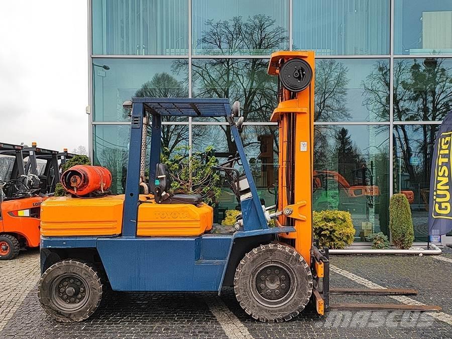 Toyota 02-5FG40 Chariots GPL