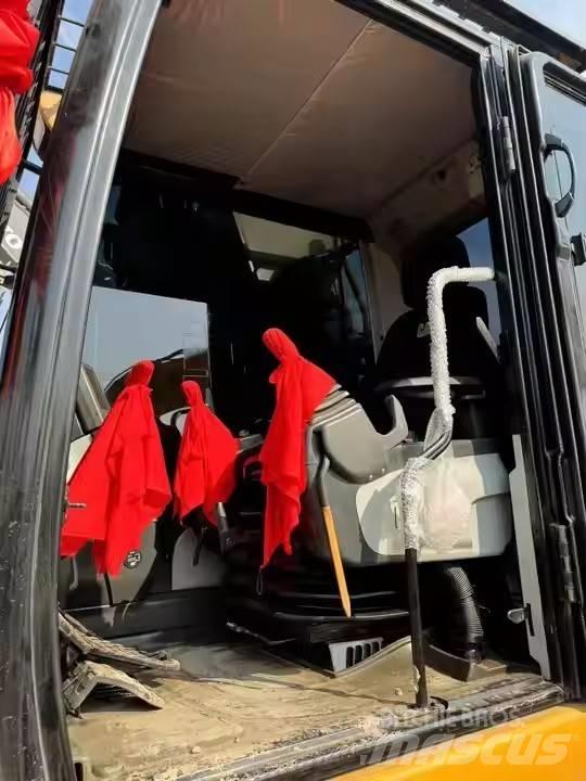 CAT CAT349D2L Pelle sur chenilles