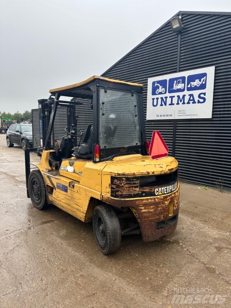 CAT DP 40 Chariots diesel