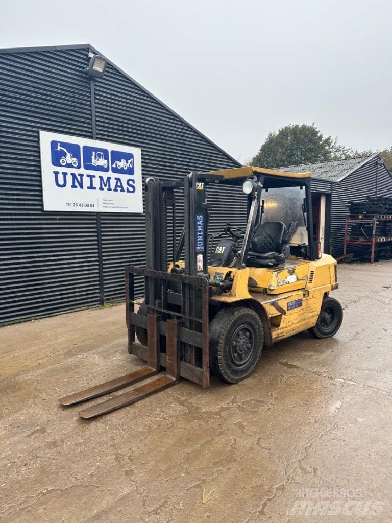 CAT DP 40 Chariots diesel
