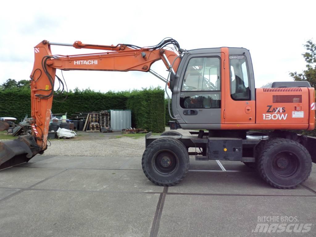 Hitachi ZX 130 W Pelle sur pneus