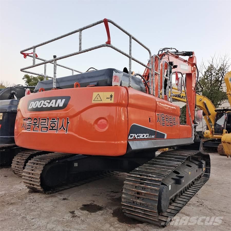 Doosan DX 300LC Pelle sur chenilles
