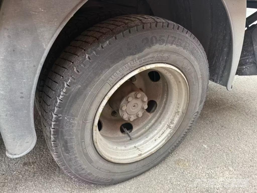 Mercedes-Benz 816 Camion Fourgon