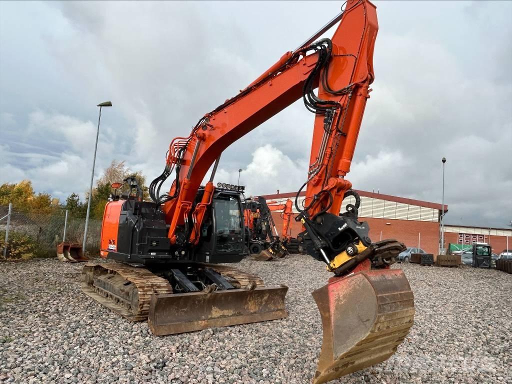 Hitachi ZX225USBL-6 Pelle sur chenilles