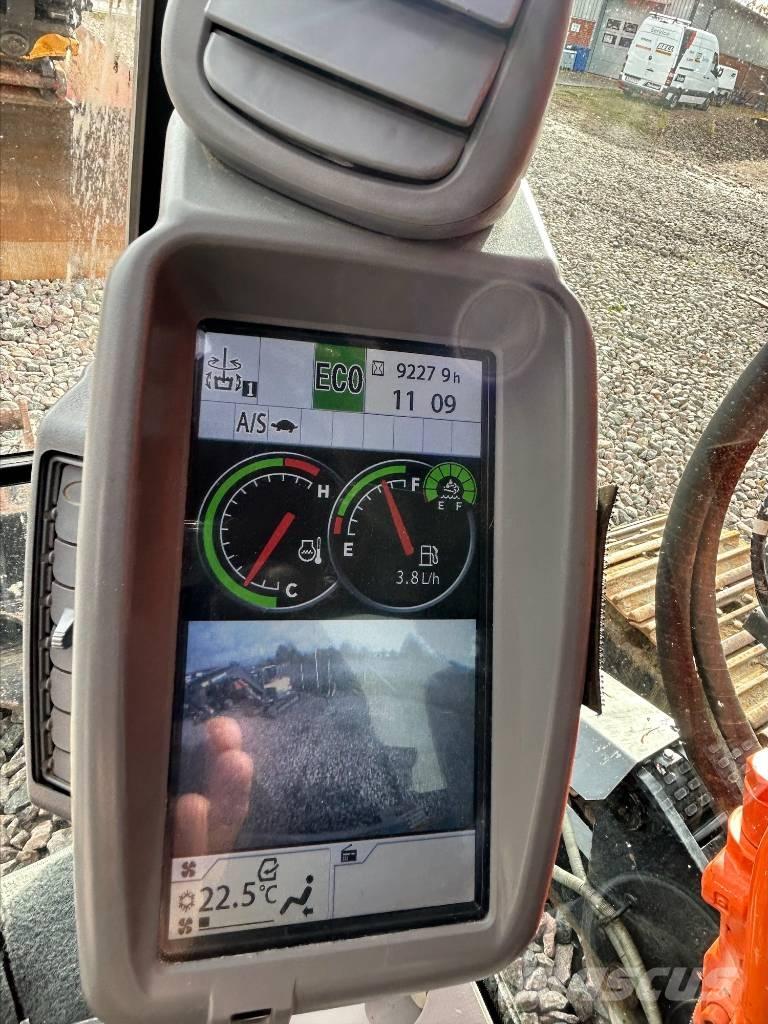 Hitachi ZX225USBL-6 Pelle sur chenilles