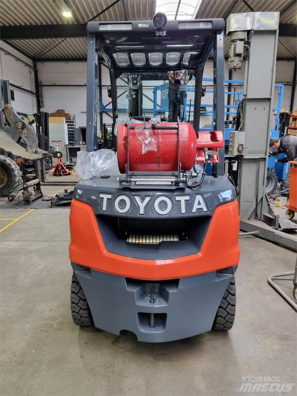 Toyota 02-8FGF25 Chariots GPL