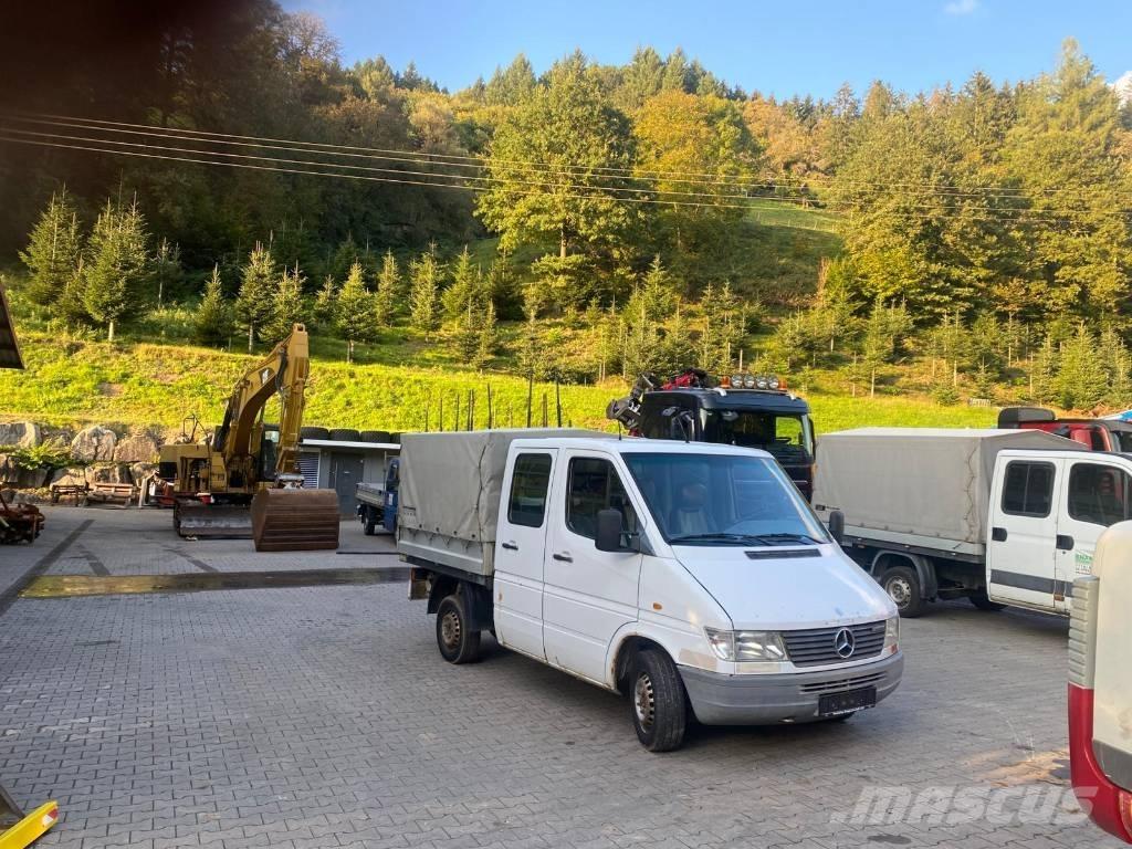 Mercedes-Benz 212 D Utilitaire benne
