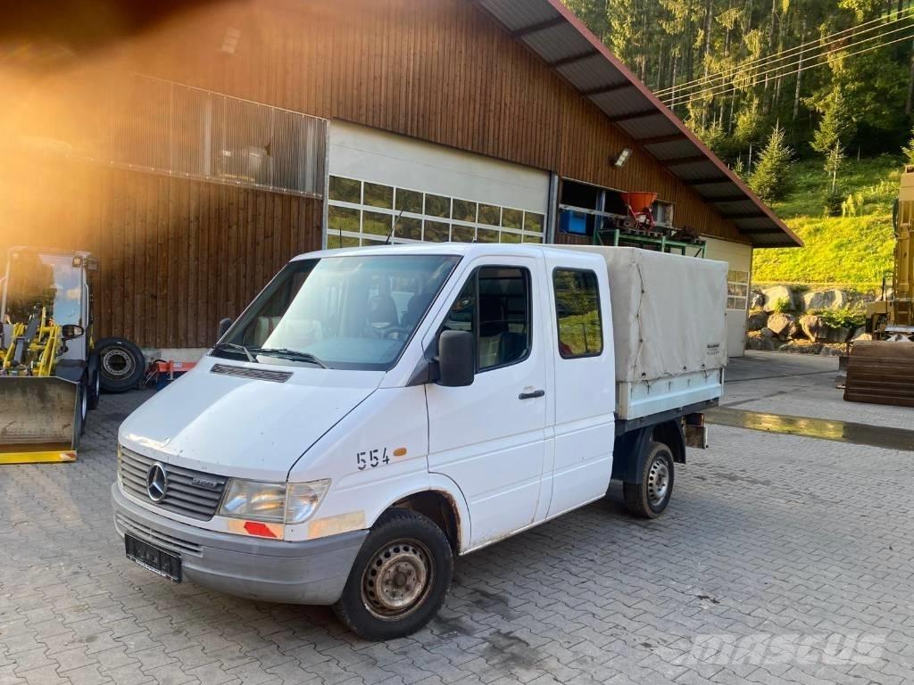 Mercedes-Benz 212 D Utilitaire benne