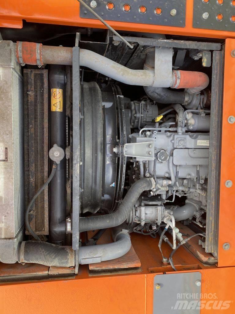 Hitachi ZX 140 W-3 Pelle sur pneus