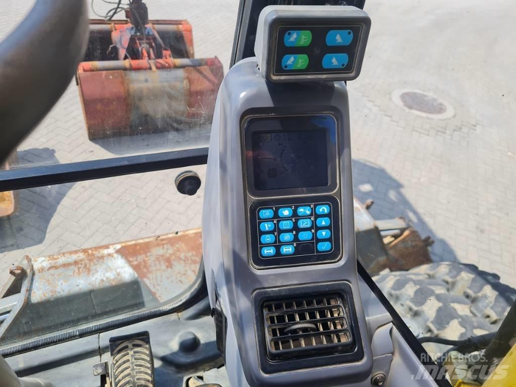 Komatsu PW 140-7 Pelle sur pneus