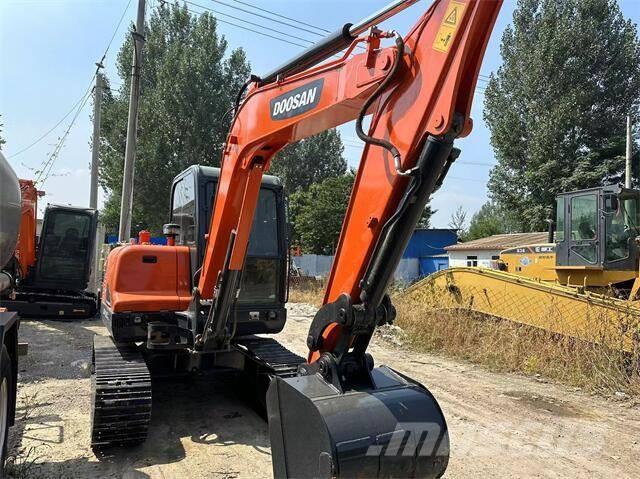 Doosan DX75 Pelle sur chenilles