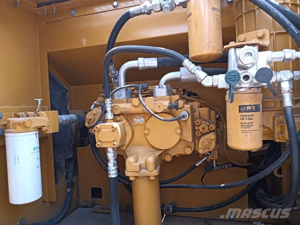 CAT 325 D Pelle sur chenilles