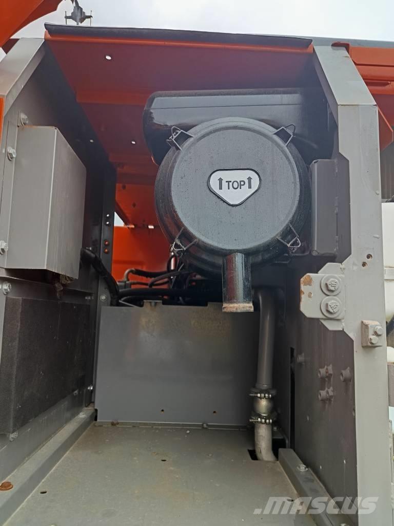 Hitachi ZX 210 Pelle sur chenilles