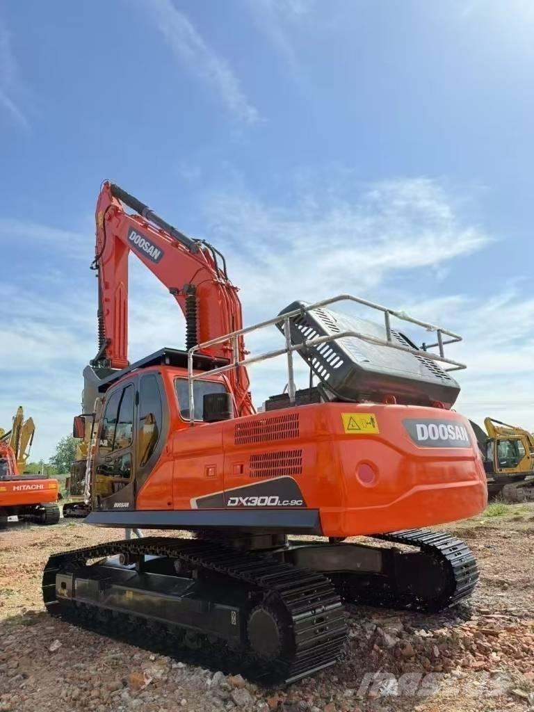 Doosan DX300LC-9C Pelle sur chenilles