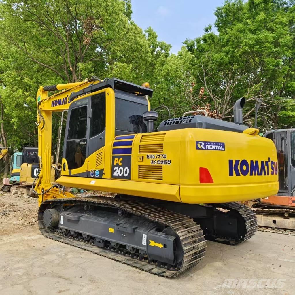 Komatsu PC 200 Pelle sur chenilles
