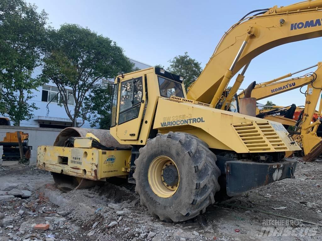 Bomag BW 225 D-3 Rouleaux tandem