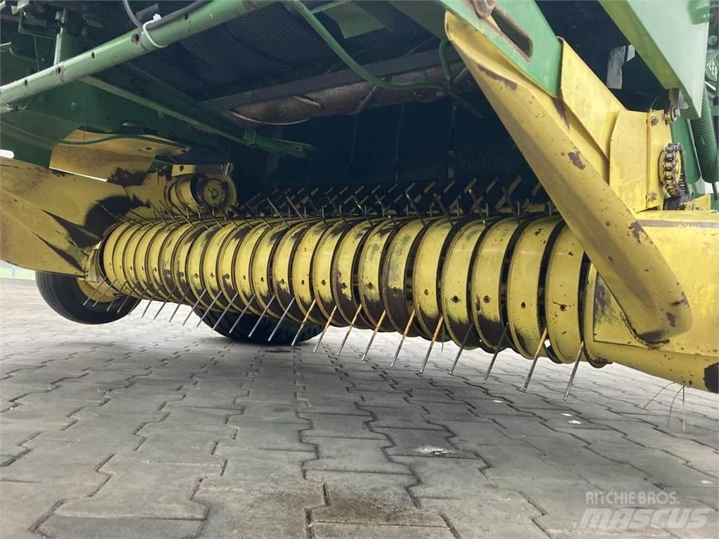 John Deere 550 Presse à balle ronde