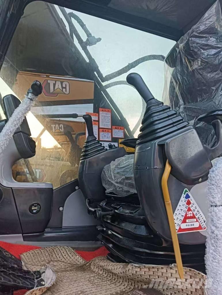 CAT 324 D2L Pelle sur chenilles