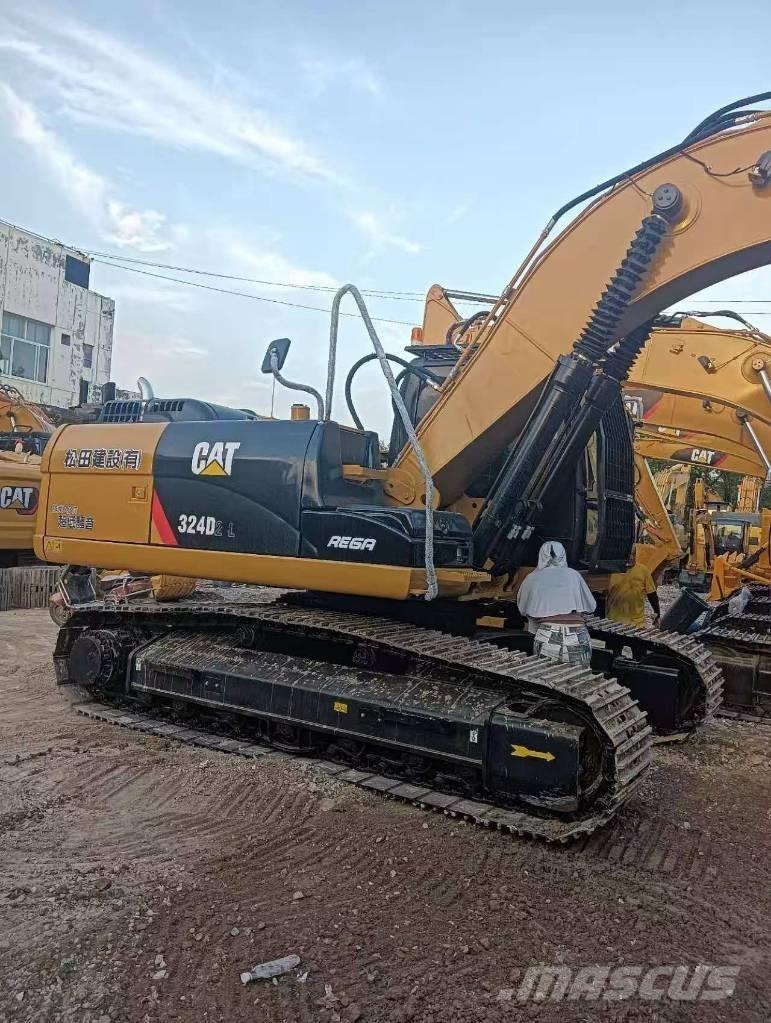 CAT 324 D2L Pelle sur chenilles