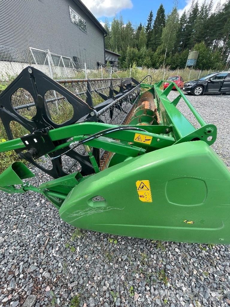 John Deere 622R Barre de coupe pour moissonneuse batteuse