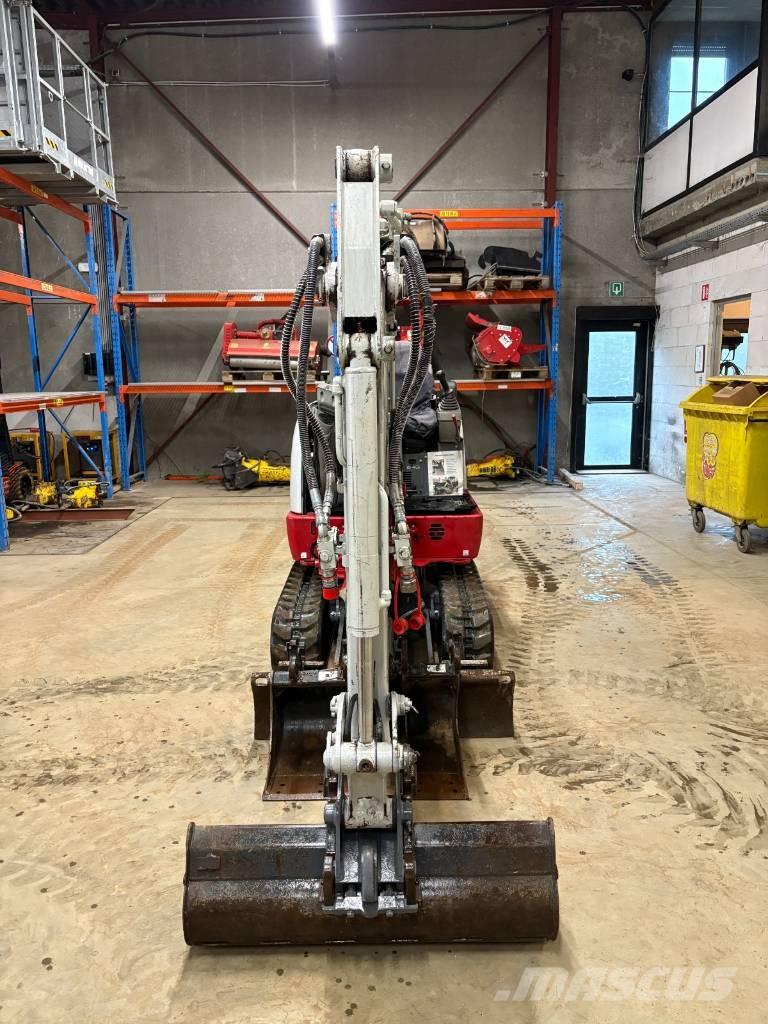 Takeuchi TB 225 Mini pelle < 7t