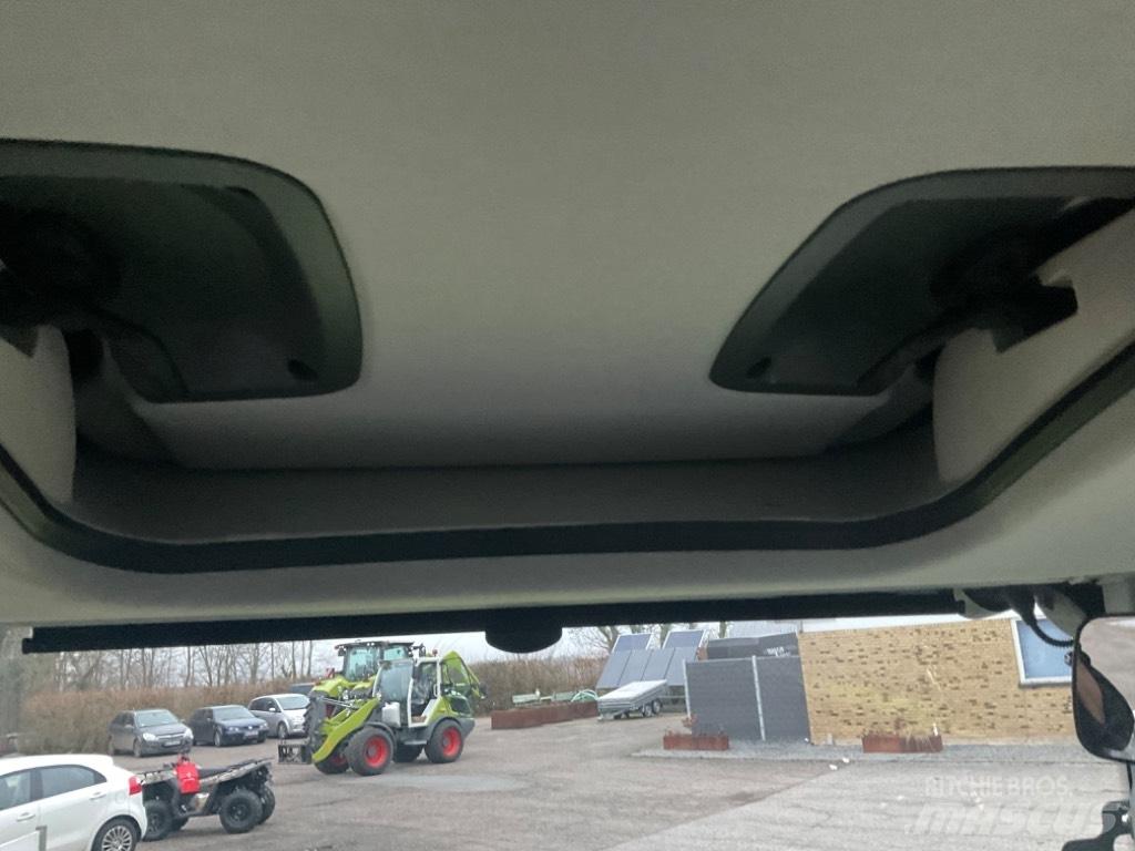 CLAAS ARION 450 Tracteur