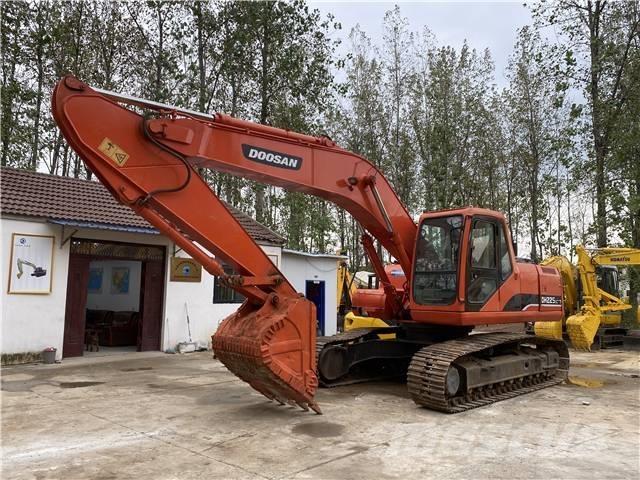 Doosan DH225 Pelle sur chenilles