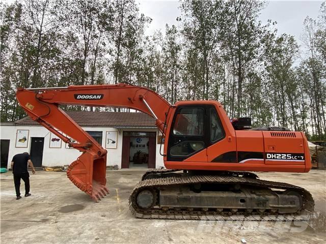 Doosan DH225 Pelle sur chenilles