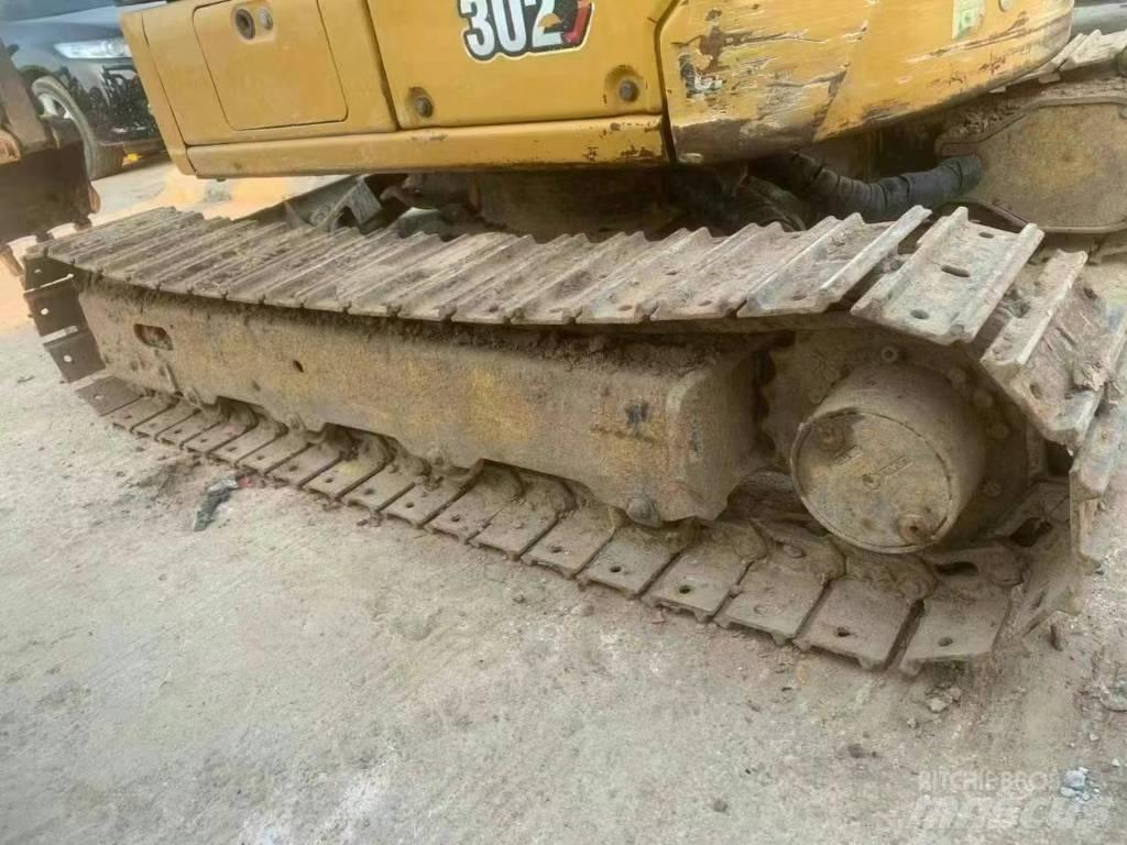 CAT 302 Mini pelle < 7t