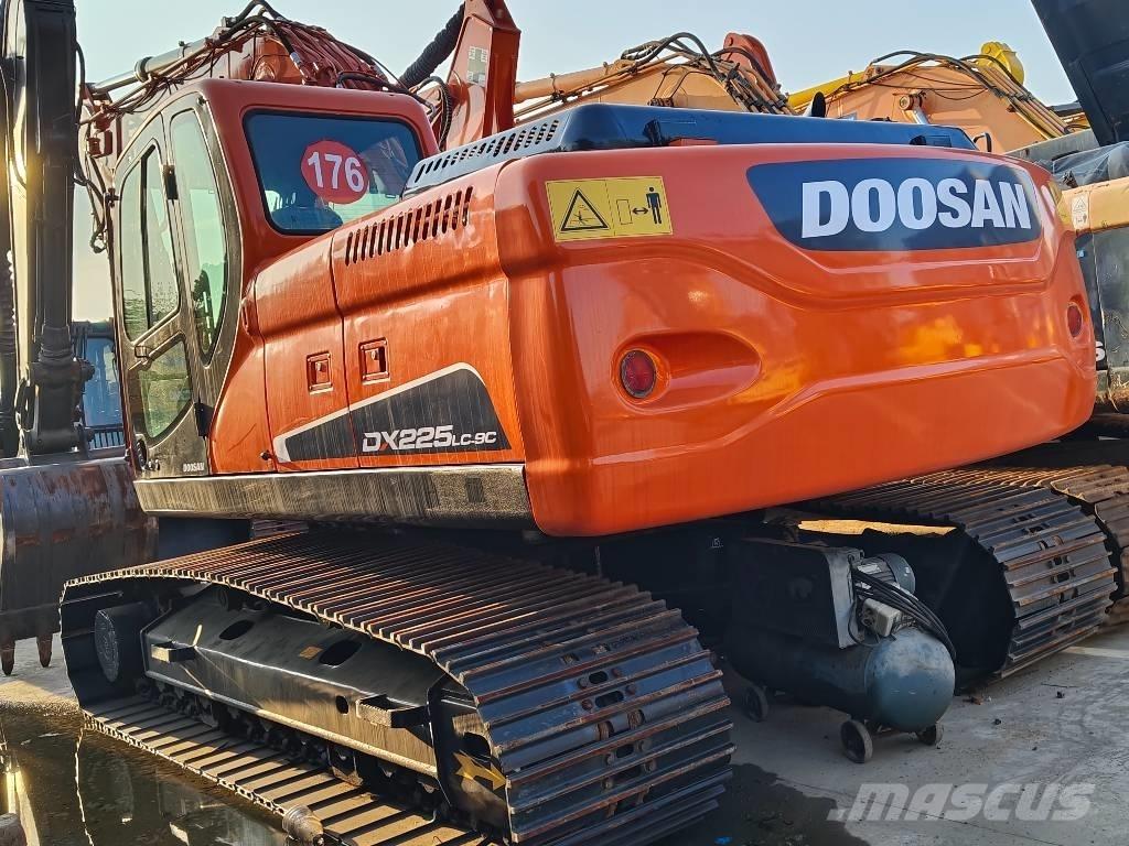 Doosan DX 225 LC-9C Pelle sur chenilles
