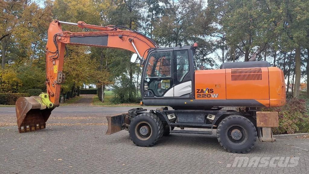 Hitachi ZX220W-5B Pelle sur pneus