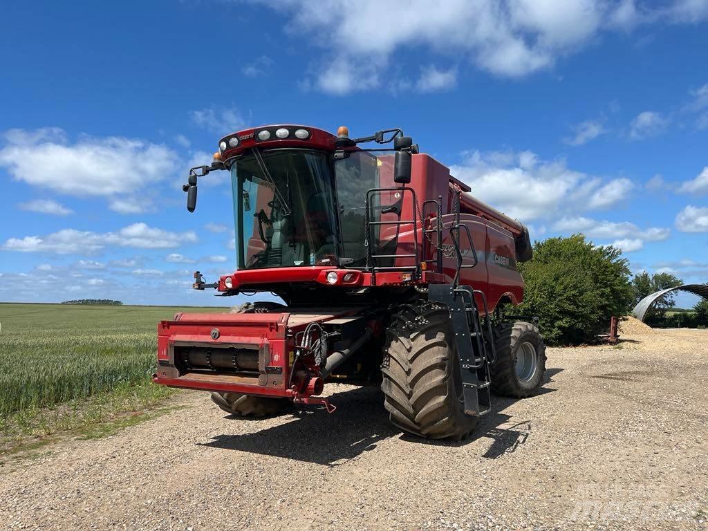 CASE Axial Flow 7120 Moissonneuse batteuse