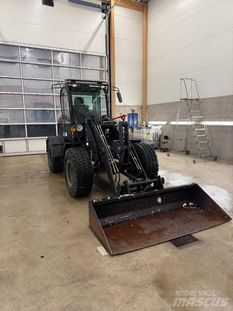  D-Machine  2550 Chargeuse sur pneus