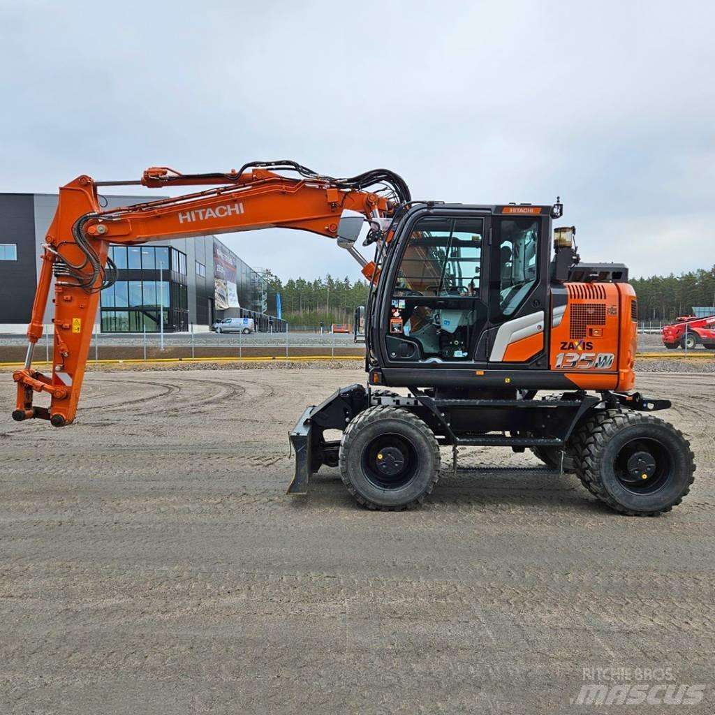 Hitachi ZX 135W Pelle sur pneus
