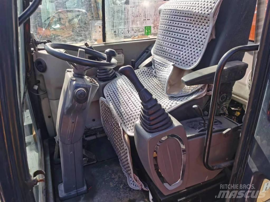 Hyundai R60W-9 Pelle sur pneus